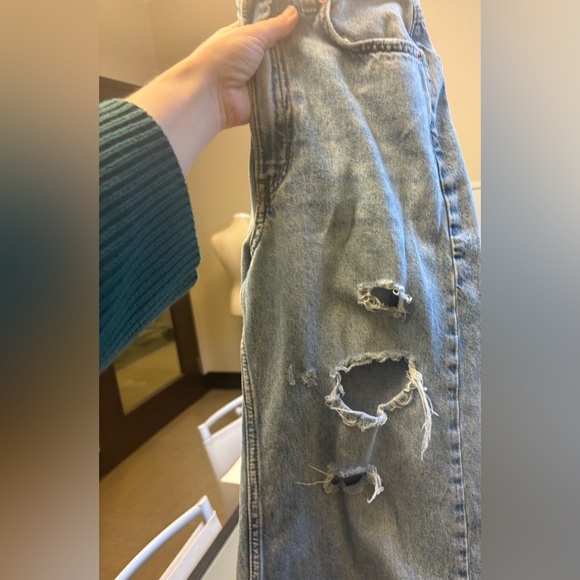 H&M Lightwash High Rise Cropped Wide Leg Distressed Cotton Jeans women's size XS - Picture 2 of 10